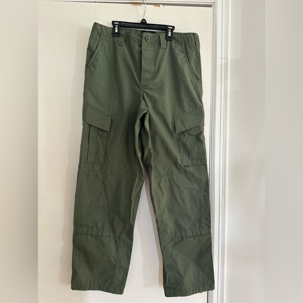 Tru Spec tactical Cargo pants mens Sz: M Reg. Olive Green. Flat Front.